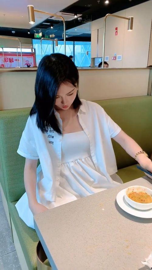 娱乐吃瓜酱清洗白衣服,娱乐吃瓜酱教你一招 第2张 娱乐吃瓜酱清洗白衣服,娱乐吃瓜酱教你一招 第2张