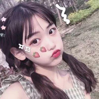 娱乐吃瓜君女生晒自拍,这颜值也太能打了吧！”  第2张