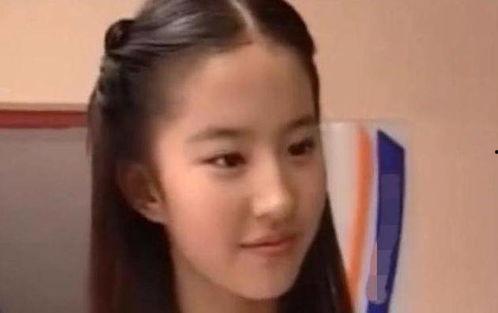 娱乐吃瓜刘亦菲,娱乐圈的瓜田，她如何成为焦点女神？  第3张